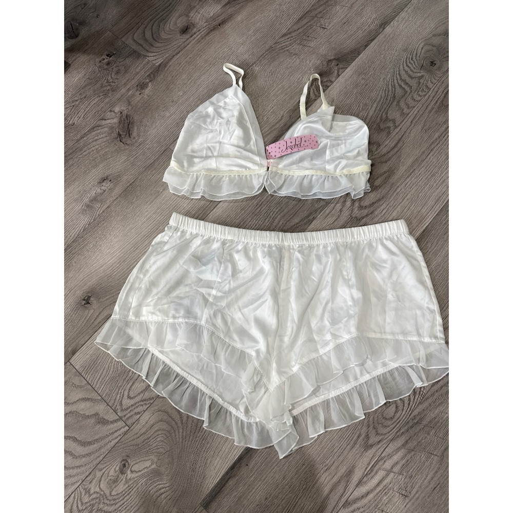 Jezebel Olivia White Satin Ruffle Bralette and Shorts Lingerie Set XL NWT